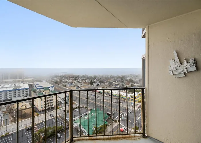 2 Bedroom With Sunrise And Sunset Views Holiday home Ocean City