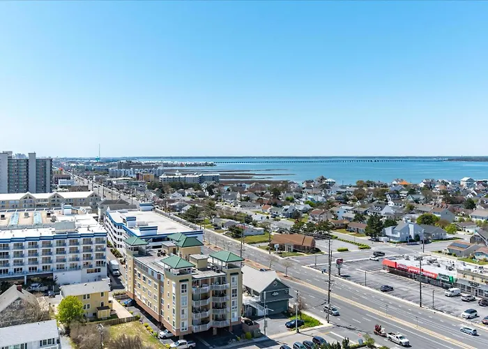 2 Bedroom With Sunrise And Sunset Views Holiday home Ocean City
